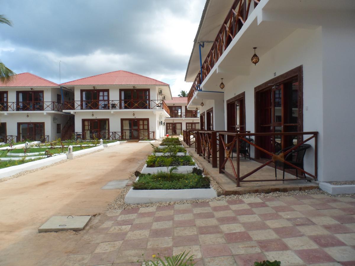 Amaan Ocean Hotel Kihinani Bububu Exterior photo