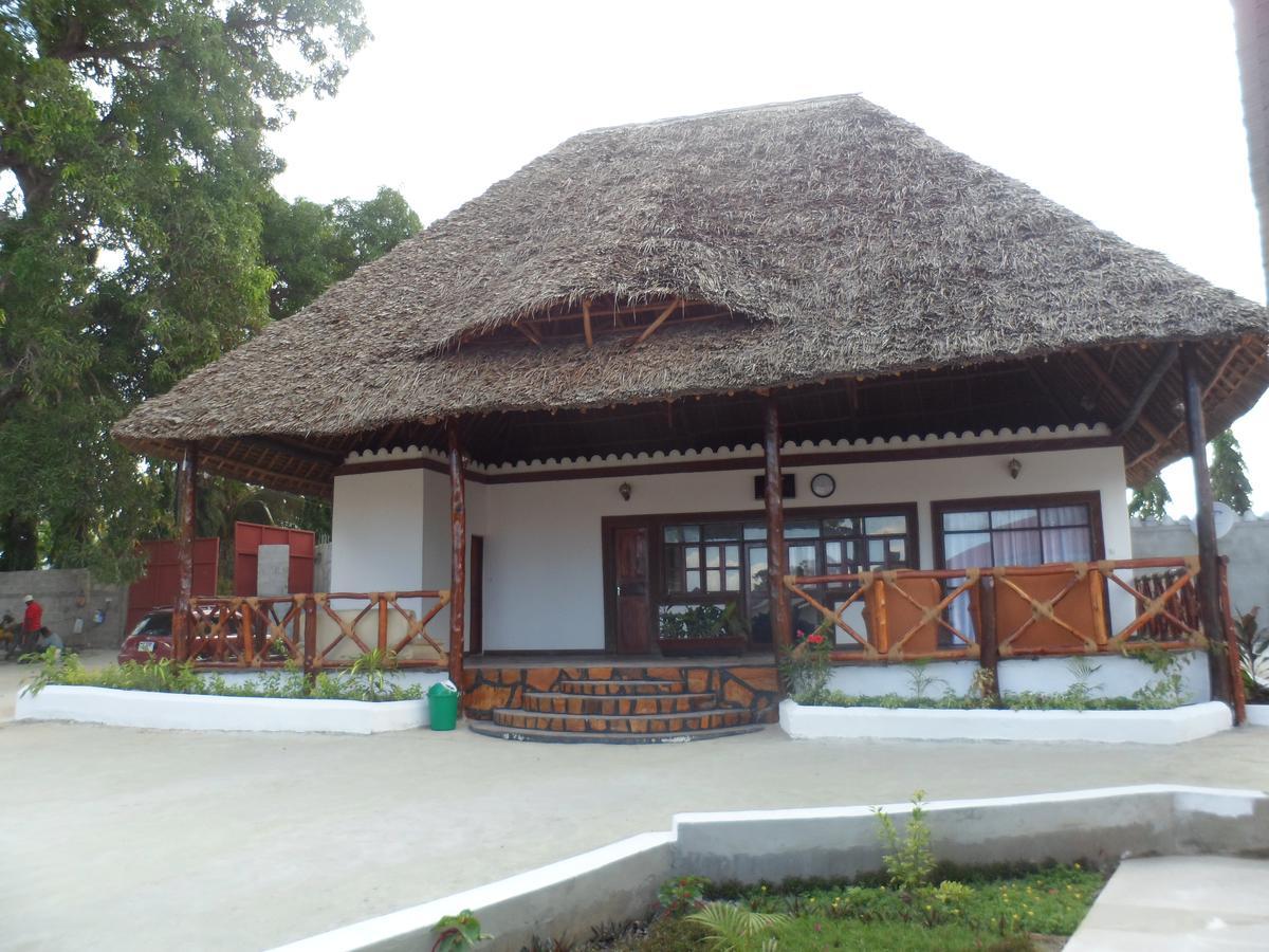Amaan Ocean Hotel Kihinani Bububu Exterior photo